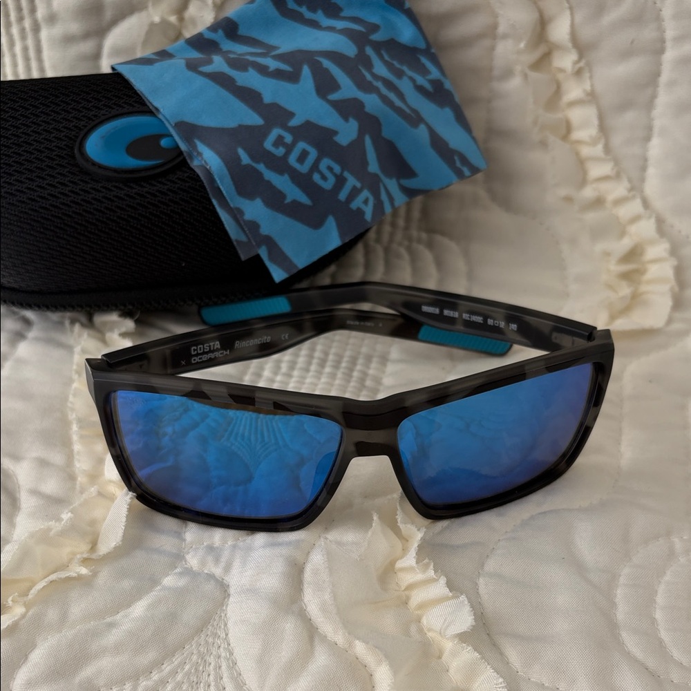 LIKE NEW! Costa xOcearch Rinconcito Polarized Sunglasses with case and cloth